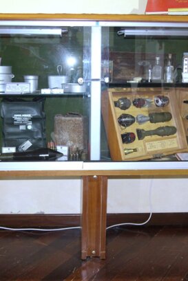 cimeli vari, di cui alcuni originali