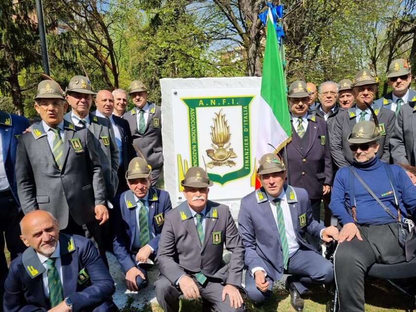 b8ac395f-9d91-4f55-9a01-3517593c85b3