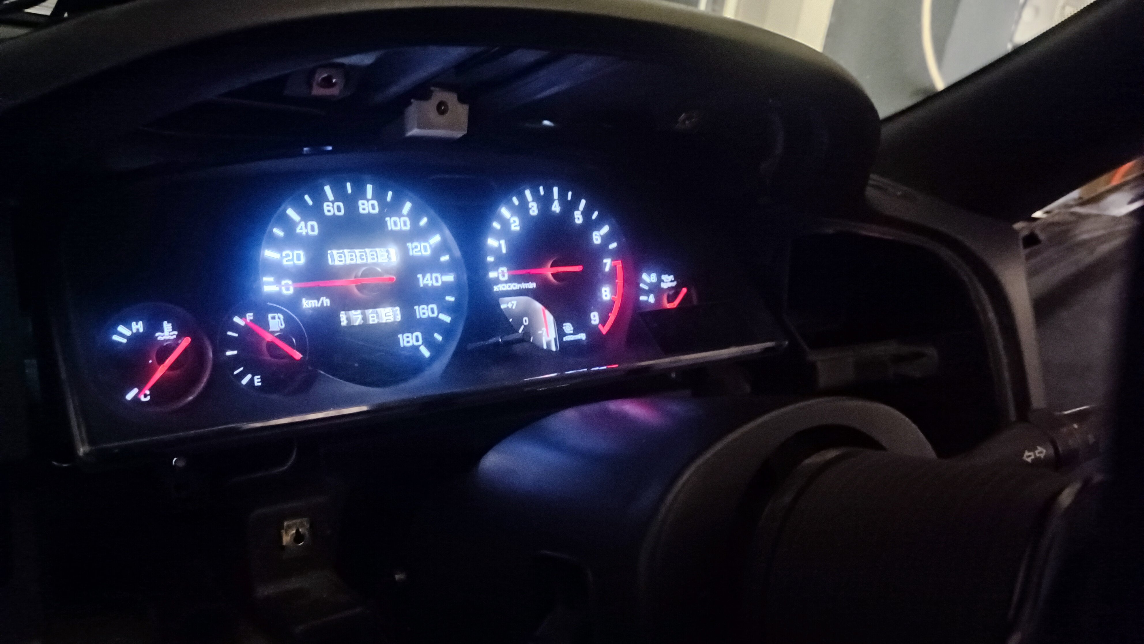 SKYLINE R33 MINI DIY: Cambio luci a led T10 strumentazione