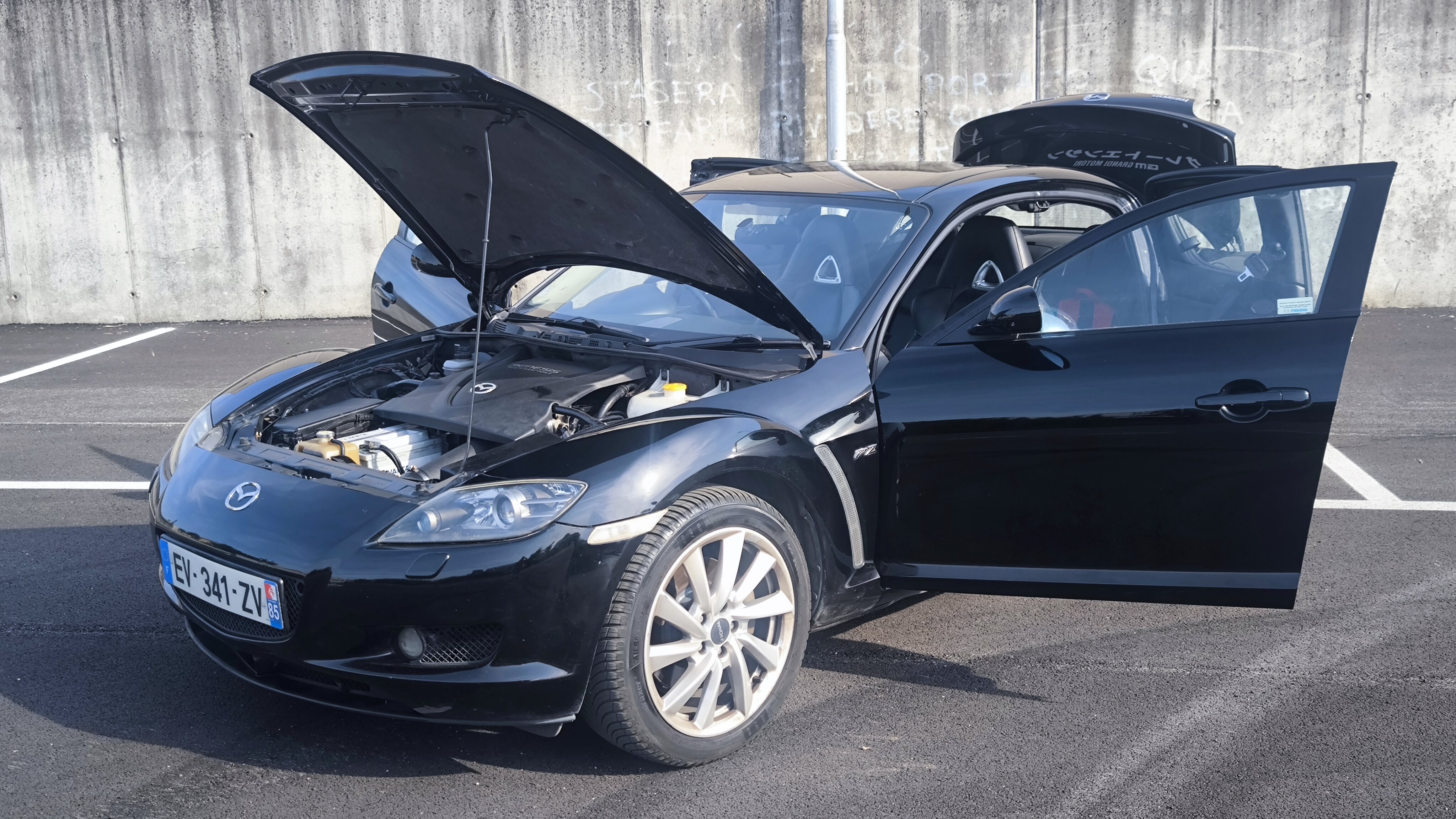 Mazda RX8 PZ: Quando il buon senso va a fare un giro e non torna più Mazda RX8 PZ: Quando il buon senso va a fare un giro e non torna più