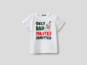 t-shirt-in-cotone-con-stampa-pirati
