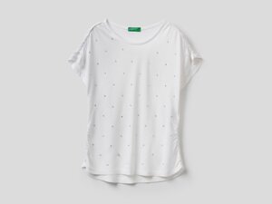 t-shirt-con-perline-ricamate