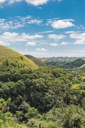 CHOCOLATE HILLS Philippines Nikon D500 . sigma 17/70 mm f 2.8-4 - F 7.1 - iso 100 - 1/1250 sec.