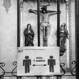 Photo by Alberto Scibona The law is equal for everyone. And there are no exceptions! – Como, 2020 - © Alberto Scibona