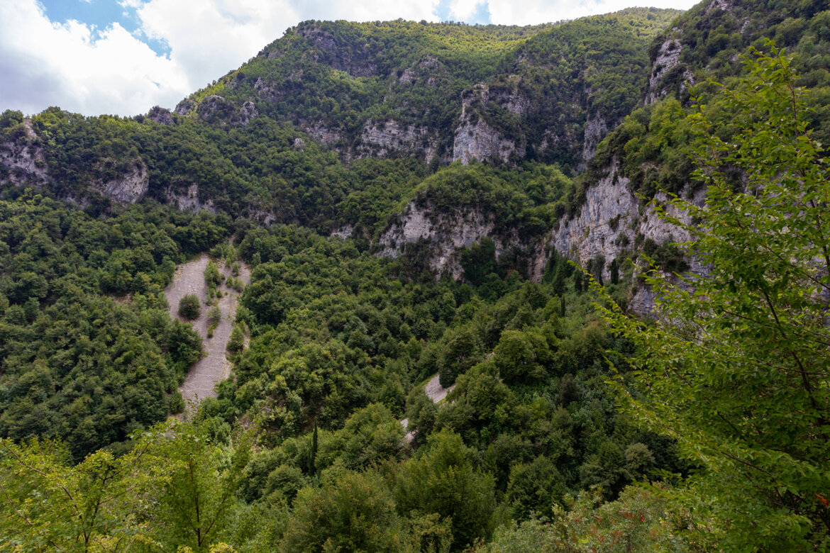 b28c88ba-1fe9-4cc5-9303-04fd8cf8f5fa