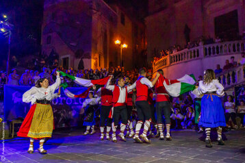 df3e0dba-da86-49b4-8a95-dd5fe156e863