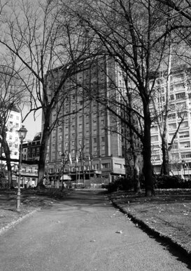 Aldo Santoro Milano - Repubblica square