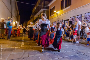 f86a7cbd-5456-4bbb-9ca8-15b282a57f08