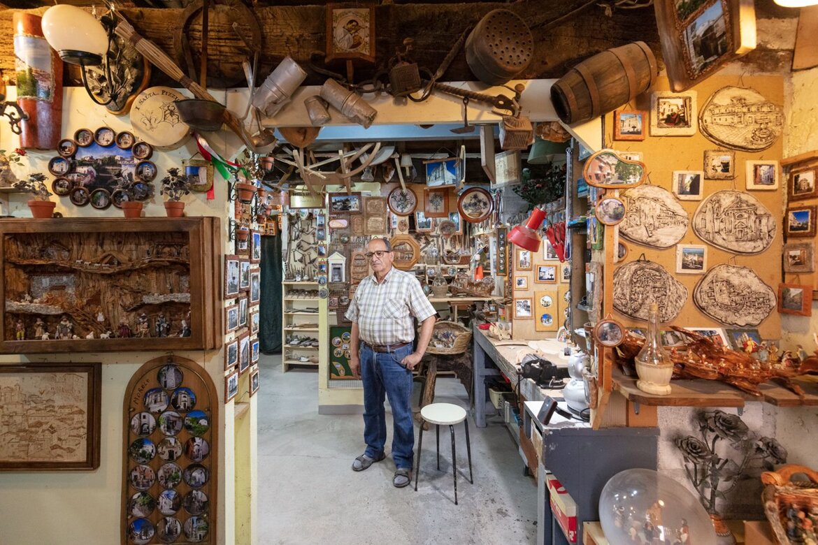 2b851a3d-1726-4a9d-945d-8a6887428b64