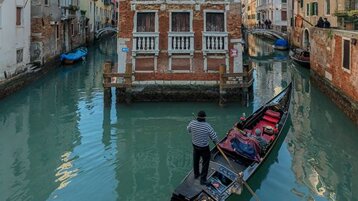 86b3d7dc-840b-45c7-9ad1-16ddc6243232