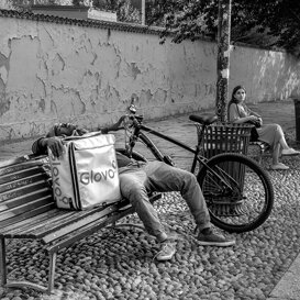 Photo by Alberto Scibona You don't know how sleepy I am! – Milan, 2019 - © Alberto Scibona