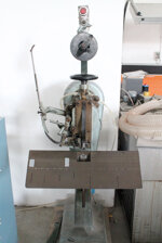 punto-metallico-a-filo-una-testa