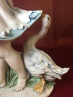 bambina-con-anatra-e-oca