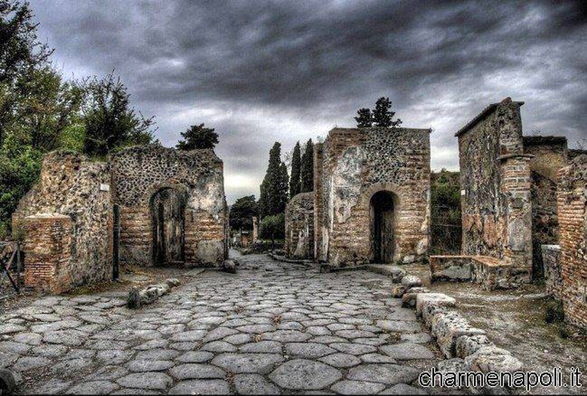 eyJlbiI6IkxhIGNhcmF0dGVyaXN0aWNhIGNoZSBwaVx1MDBmOSBsYSBkaWZmZXJlbnppYSBkYSBQb21wZWkgXHUwMGU4IGxhIHByZXNlbnphIGRlbCBzZWNvbmRvIHBpYW5vIG5lZ2xpIGVkaWZpY2kifQ==