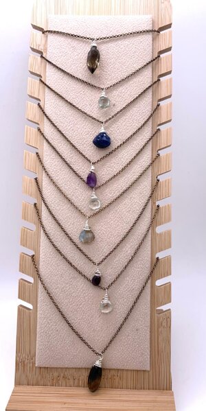 collane-con-ciondolo-in-pietra-preziosa