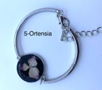 bracciali-semirigidi-con-resina-e-fiori