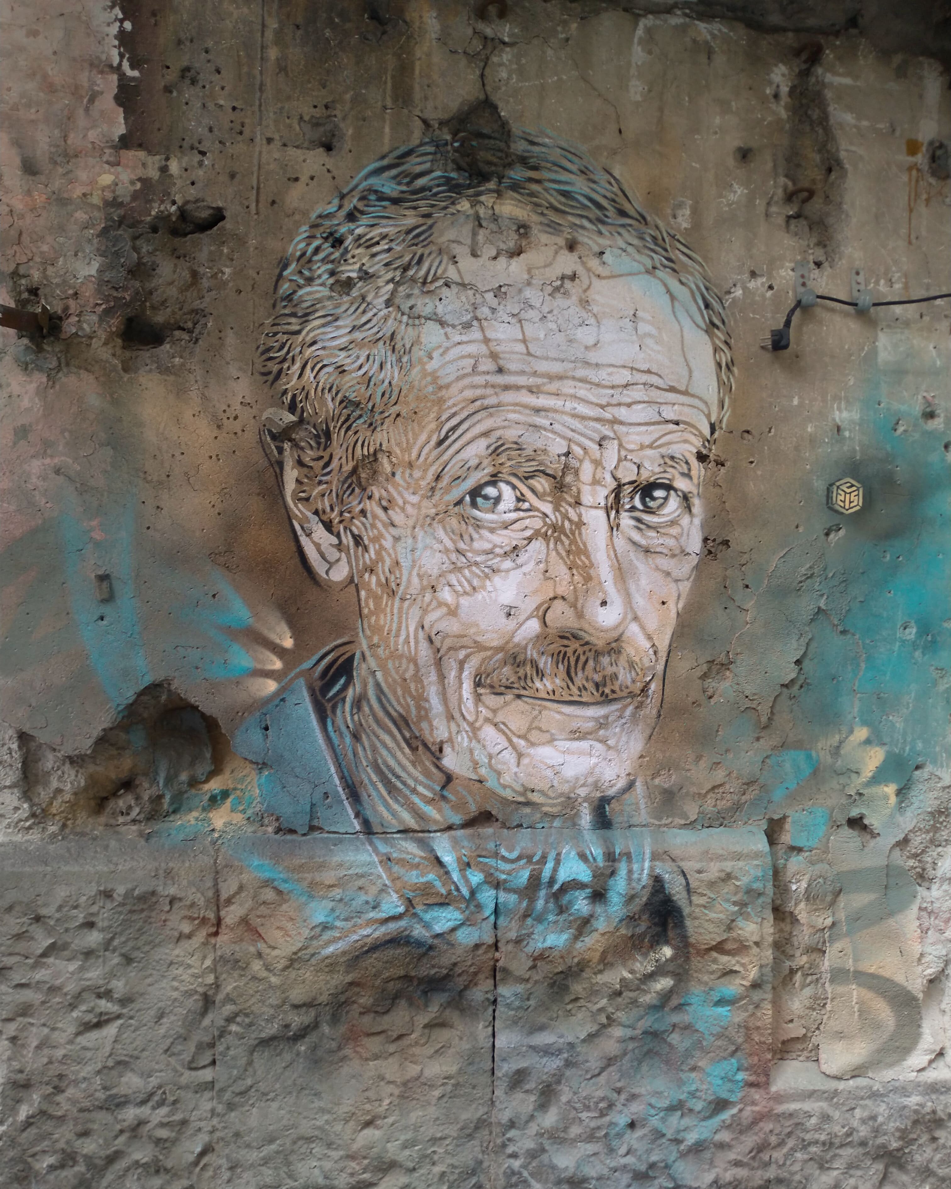 Erri de Luca a Napoli, nel murales di c215