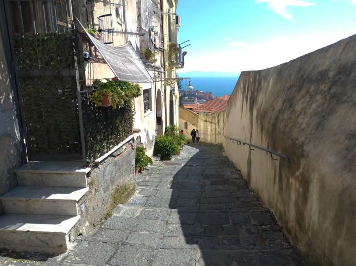 Gradini del Petraio, Napoli