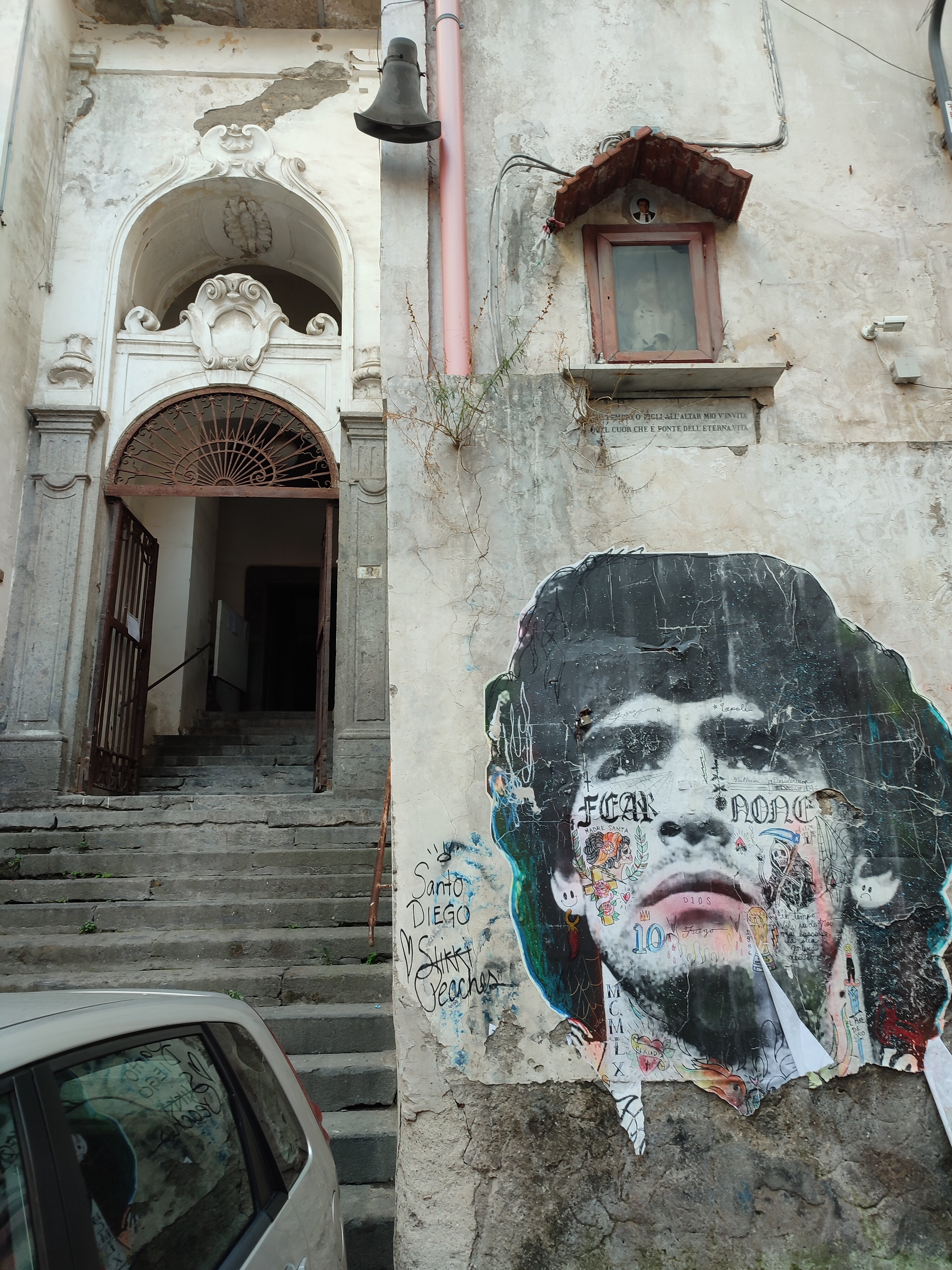Maradona a Sant'Anna di Palazzo: il murales di Stikki Peaches Maradona a Sant'Anna di Palazzo: il murales di Stikki Peaches