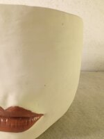 vaso-ceramica-testa-con-rossetto