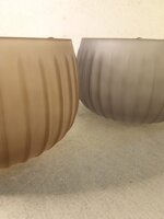 ciotola-vetro-righe-verticali-grigio-opaco