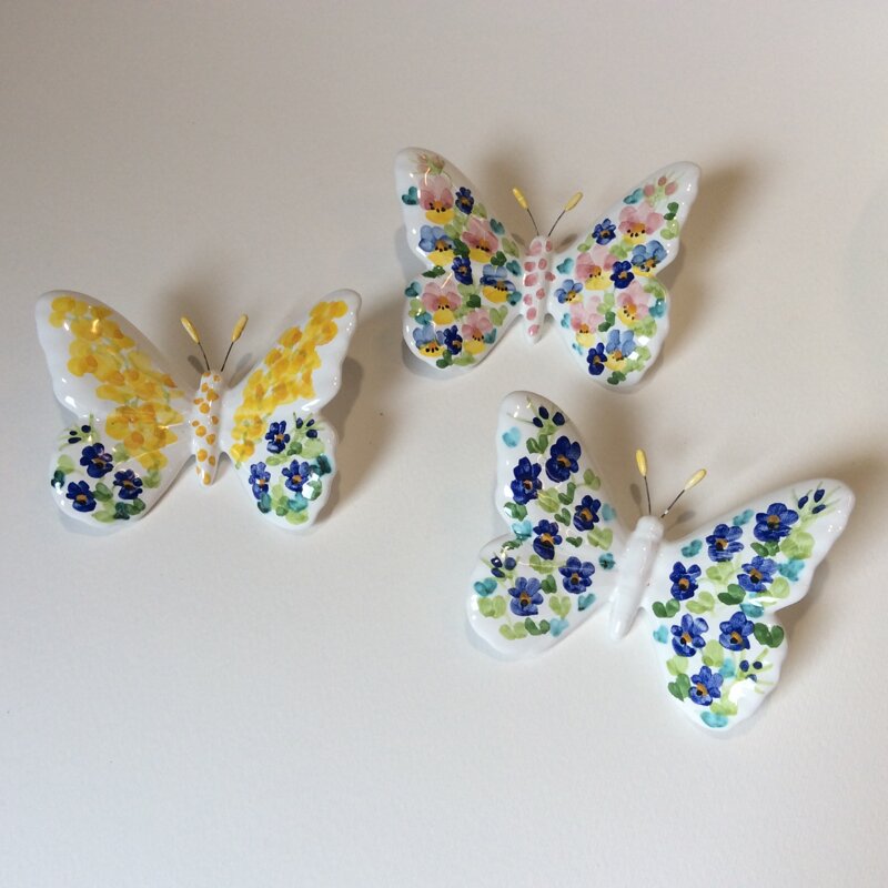 3-little-butterfly-flowers-8x6-cm