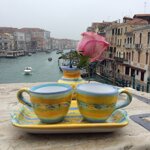 two-coffe-cup-and-tray