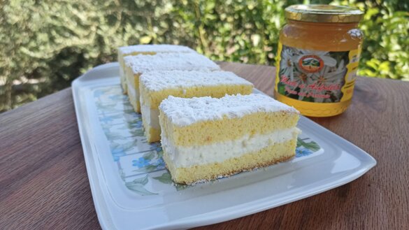 4b262bb3-3377-4da0-8d5b-41f366a8730c