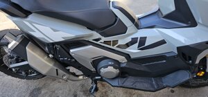 adesivi-scritta-x-adv-750