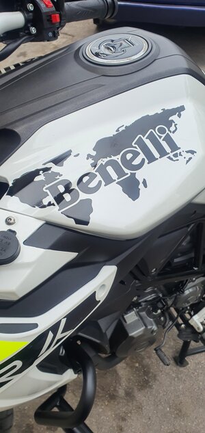 adesivi-serbatoio-benelli-trk-502