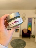 candela-con-messaggio-miracle-eleganza-e-vibrazioni-positive