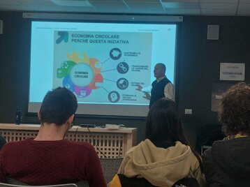 96dcb6f5-e4b5-4500-8777-2698b151e099