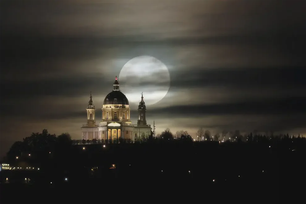 1ba9e992-a562-4976-8db5-d9445bd1221e