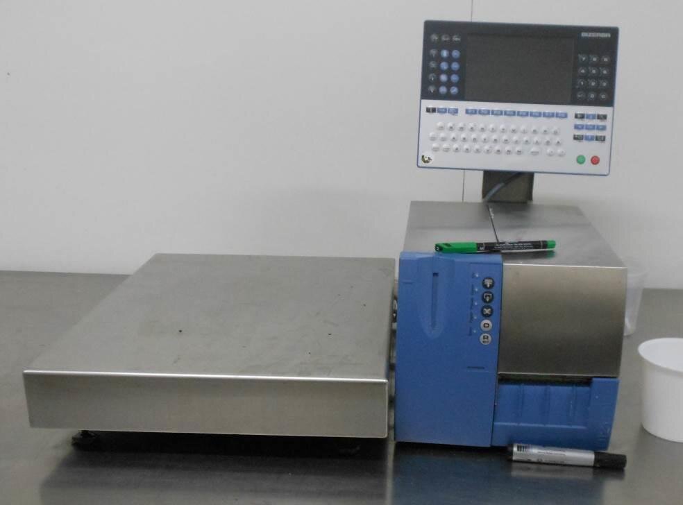 Bilancia elettronica con etichettatrice termica, marca BIZERBA, modello GLP-W, a marchio CE