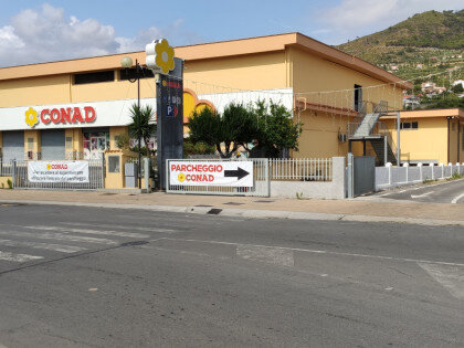 Vendita del ramo di azienda esercente l’attività di supermercato, corrente in Praia a Mare, Via San Paolo, attualmente gestita sotto insegna e/o marchio “Conad”.