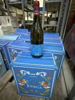 vini-in-silos-e-bottiglie-a-marchio-judeka-di-varia-tipologia