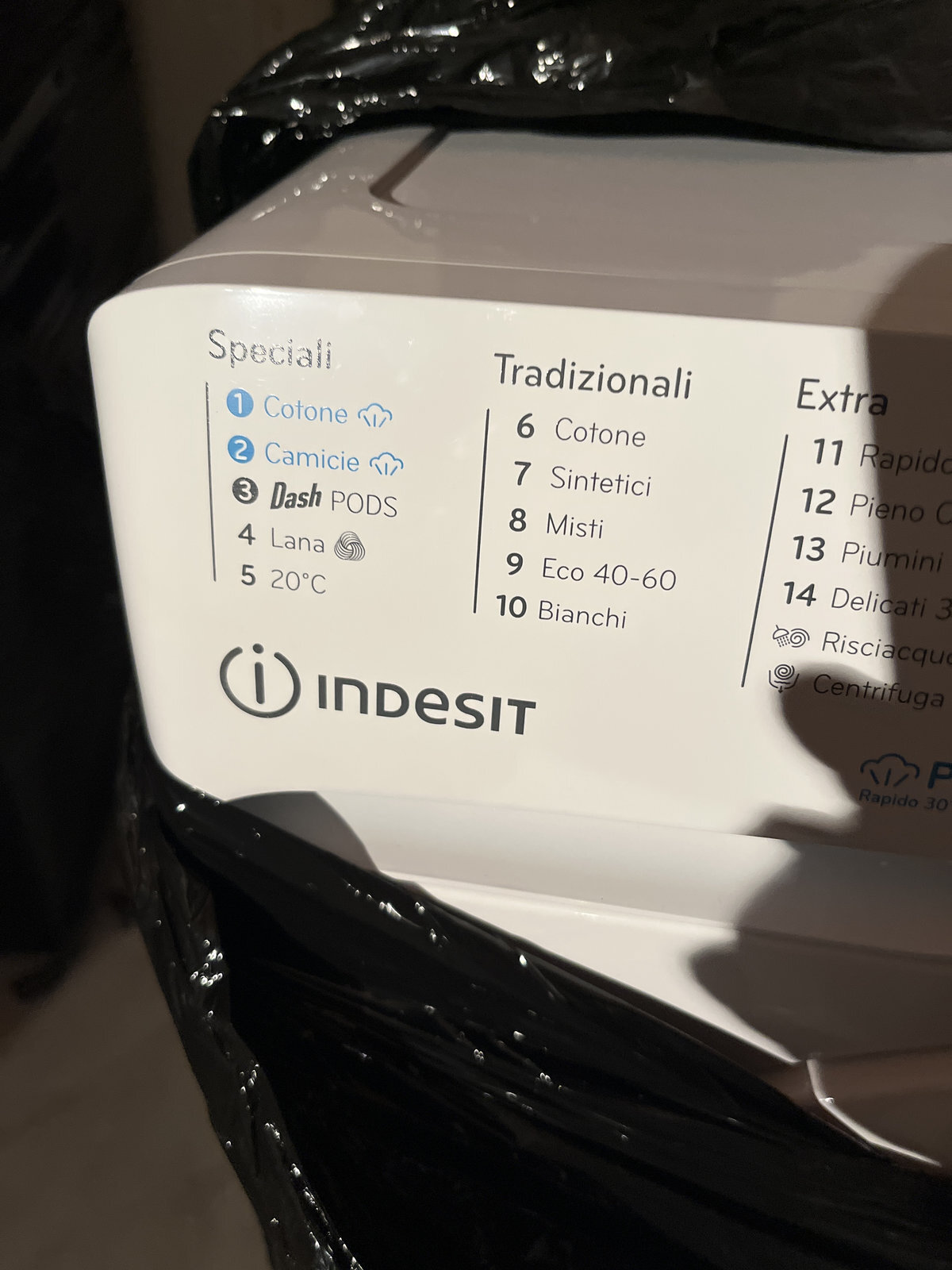 indesit_dashpods_l29_1.jpeg