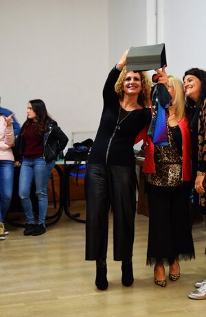 monento di relax nel retro palco del teatro dorico di ancona