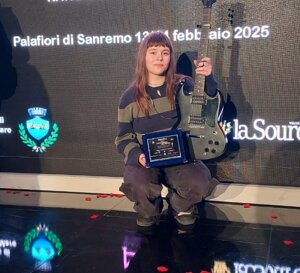 miriana ritira il premio nella sala underground