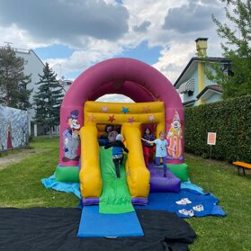 bounce slide clown fantastico e colorato saltarello con scivolo medio. Adatto ai bambini da 3 anni fino a 6/7anni bounce slide clown fantastico e colorato saltarello con scivolo medio. Adatto ai bambini da 3 anni fino a 6/7anni