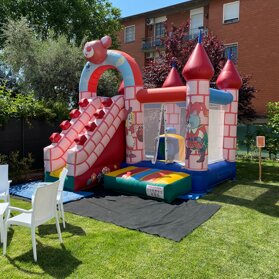 pink castle il gonfiabile adatto a tutte le feste, i tuoi bimbi impazziranno di gioia. prof di 4,5m e 4m in h/l pink castle il gonfiabile adatto a tutte le feste, i tuoi bimbi impazziranno di gioia. prof di 4,5m e 4m in h/l