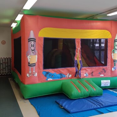 color pencil un fantastico saltarello con uno scivolo adatto ai bimbi piccoli, perfetto per i spazi al chiuso color pencil un fantastico saltarello con uno scivolo adatto ai bimbi piccoli, perfetto per i spazi al chiuso