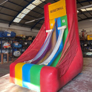 basketball fantastico gioco per sfidare i tuoi amici nel tiro a canestro.