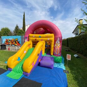 bounce slide clown fantastico e colorato saltarello con scivolo medio. Adatto ai bambini da 3 anni fino a 6/7anni bounce slide clown fantastico e colorato saltarello con scivolo medio. Adatto ai bambini da 3 anni fino a 6/7anni
