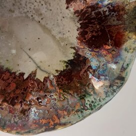 Modellazione di creta raku e decorazione raku