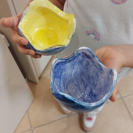 Opera di Benedetta Uovo a scatola onda decorato a mano