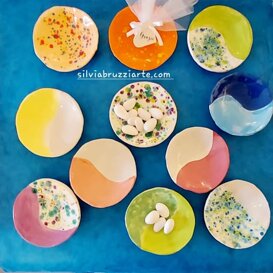 Ciotole multicolor personalizzabili scegliendo la forma, grandezza, colori e scritte!