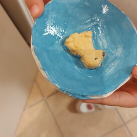 Opera di Benedetta realizzata dalla creta e decorata a mano