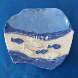 Nel mare Ciotola modellata e decorata a engobbio personalizzabile