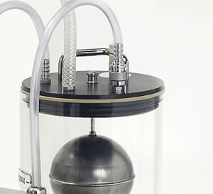 contenitore con galleggiante liquido di riempimento